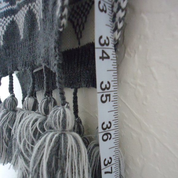 OSFM* Unisex Winter Print‎ Design Tassel Comfy Gray & White Scarf - Picture 6 of 7
